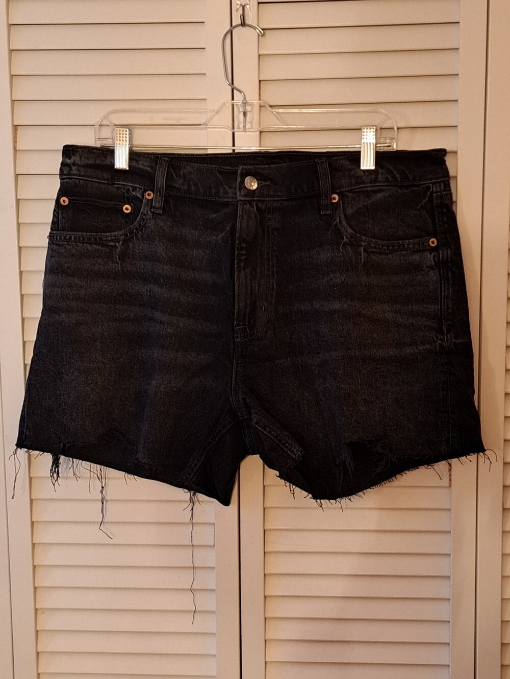 AE Shorts - Picture 1 of 7